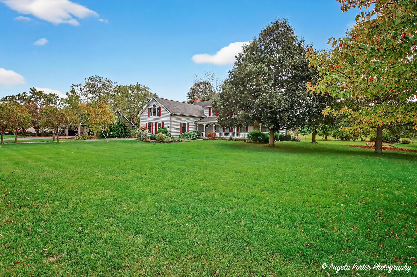 Crystal Lake, Illinois, 60012, United States, 4 Bedrooms Bedrooms, ,3 BathroomsBathrooms,Residential,For Sale,1982844