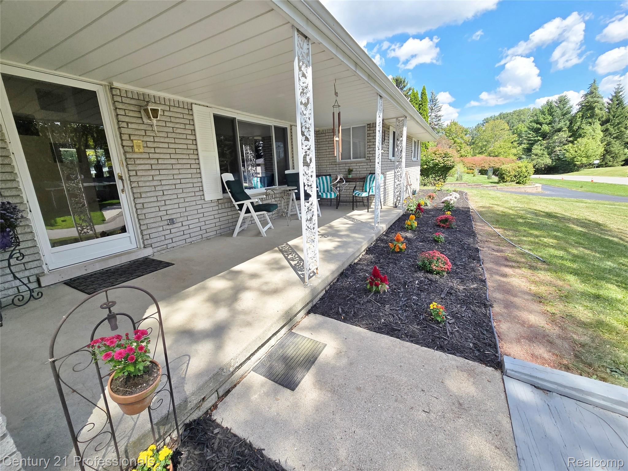 RochesterHills, Michigan, 48309, United States, 3 Bedrooms Bedrooms, ,3 BathroomsBathrooms,Residential,For Sale,1973960