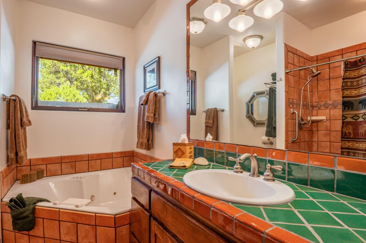 Tijeras, New Mexico, 87059, United States, 4 Bedrooms Bedrooms, ,2 BathroomsBathrooms,Residential,For Sale,1940446