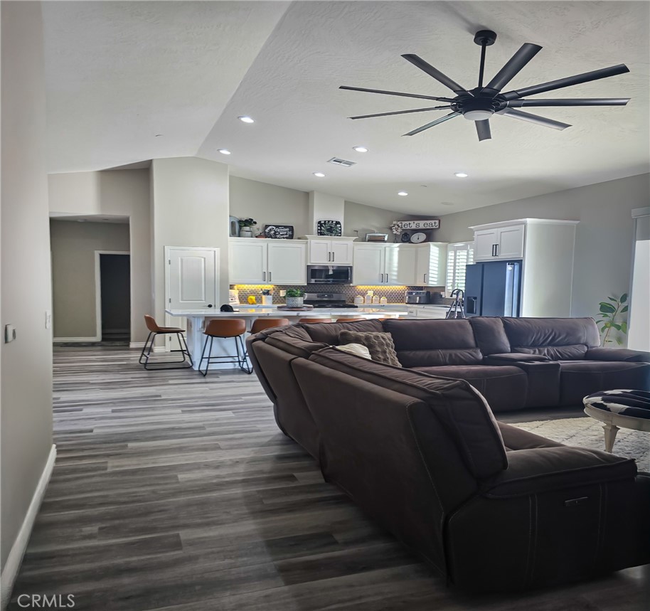 Apple Valley, California, 92308, United States, 4 Bedrooms Bedrooms, ,3 BathroomsBathrooms,Residential,For Sale,2000877