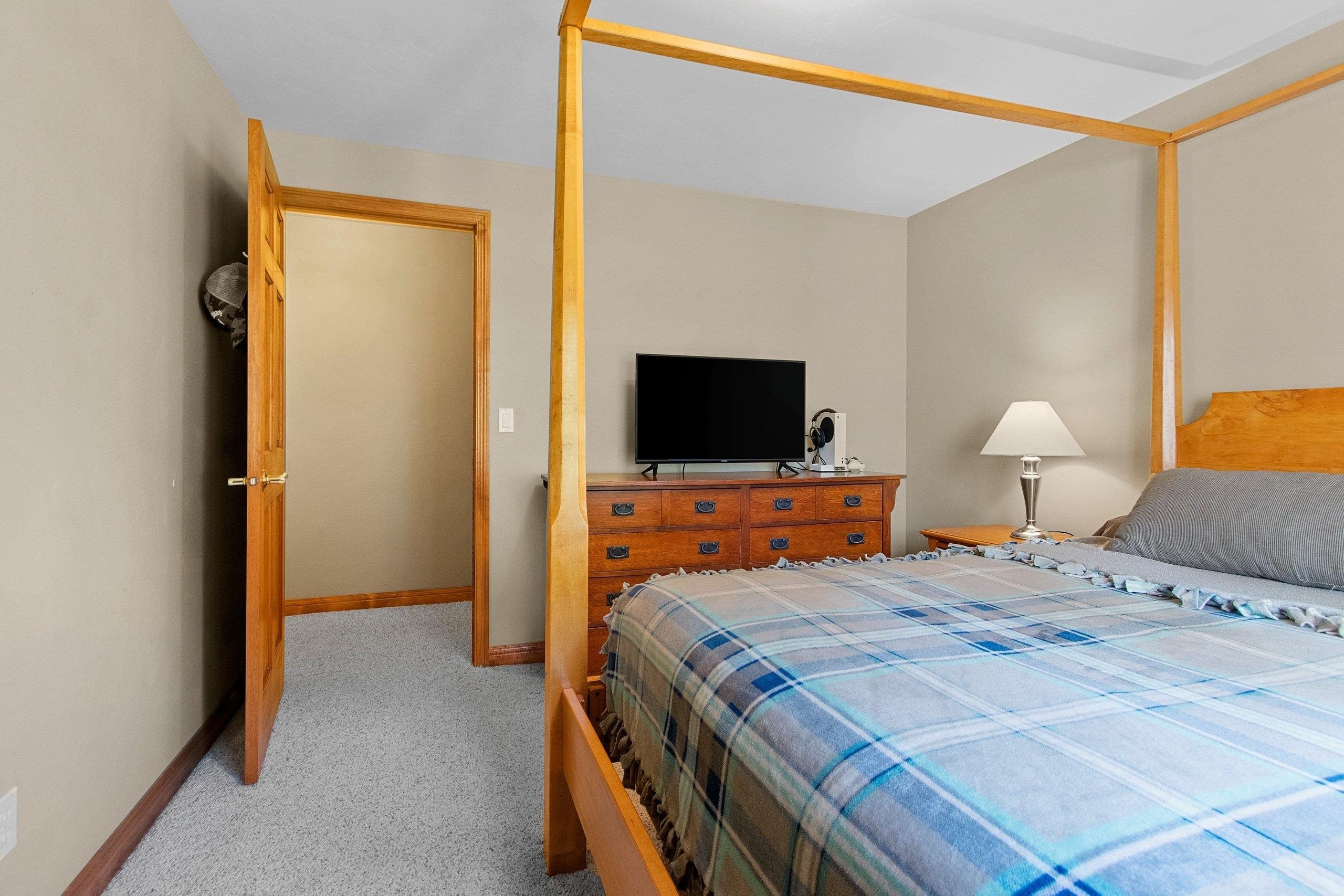 GREEN BAY, Wisconsin, 54302-5254, United States, 5 Bedrooms Bedrooms, ,4 BathroomsBathrooms,Residential,For Sale,1920394