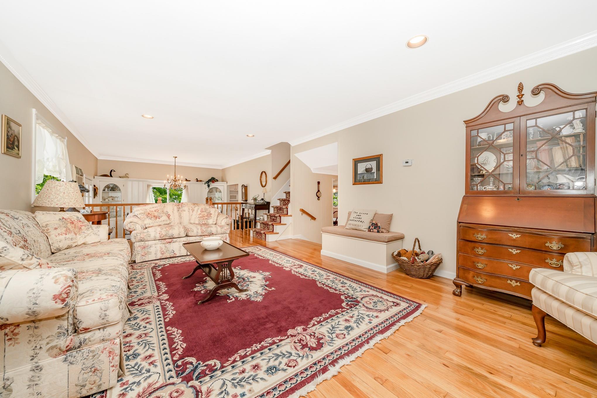 Massapequa, New York, 11758, United States, 4 Bedrooms Bedrooms, ,2 BathroomsBathrooms,Residential,For Sale,1904411