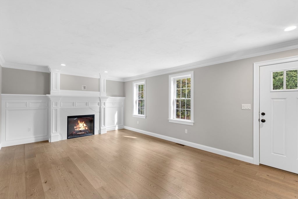 Lakeville, Massachusetts, 02347, United States, 3 Bedrooms Bedrooms, ,3 BathroomsBathrooms,Residential,For Sale,1943021