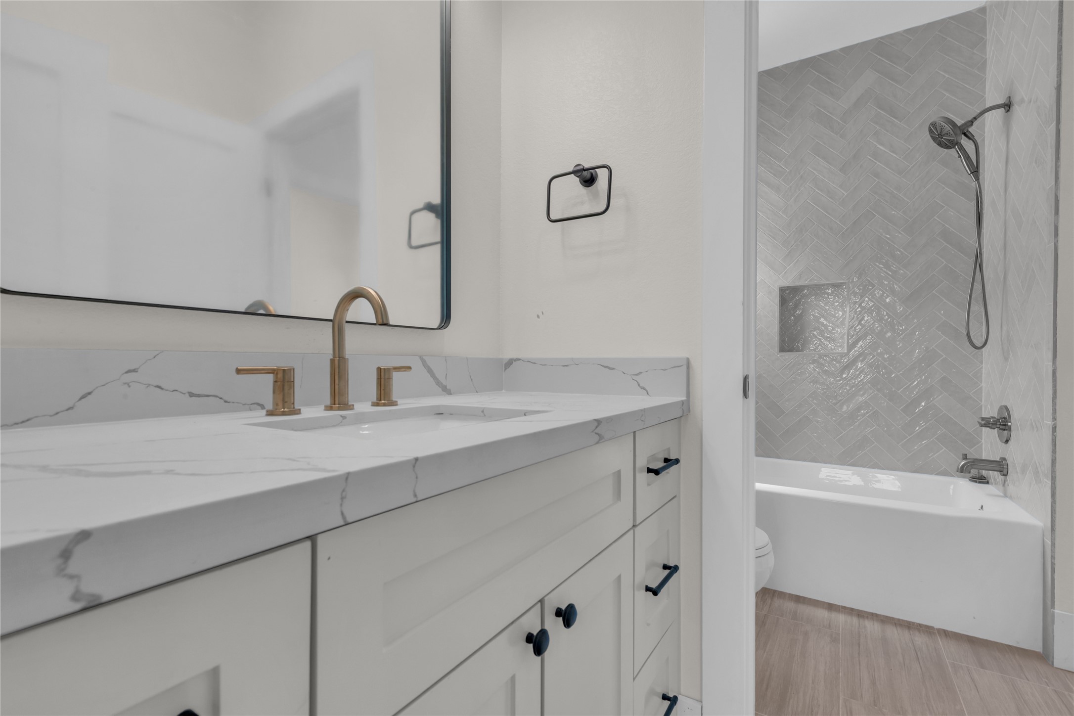 Houston, Texas, 77018, United States, 5 Bedrooms Bedrooms, ,5 BathroomsBathrooms,Residential,For Sale,1827825