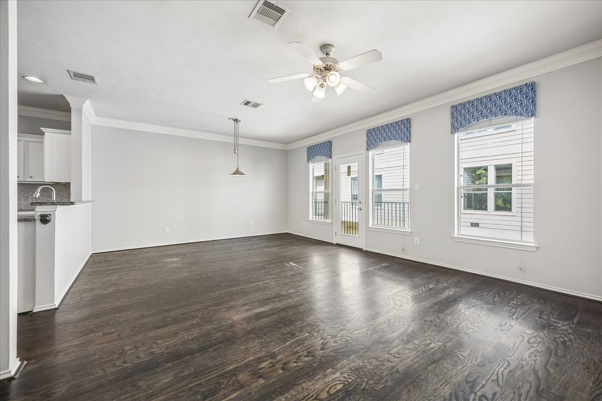  1624 W 25th Street B - 物件實景