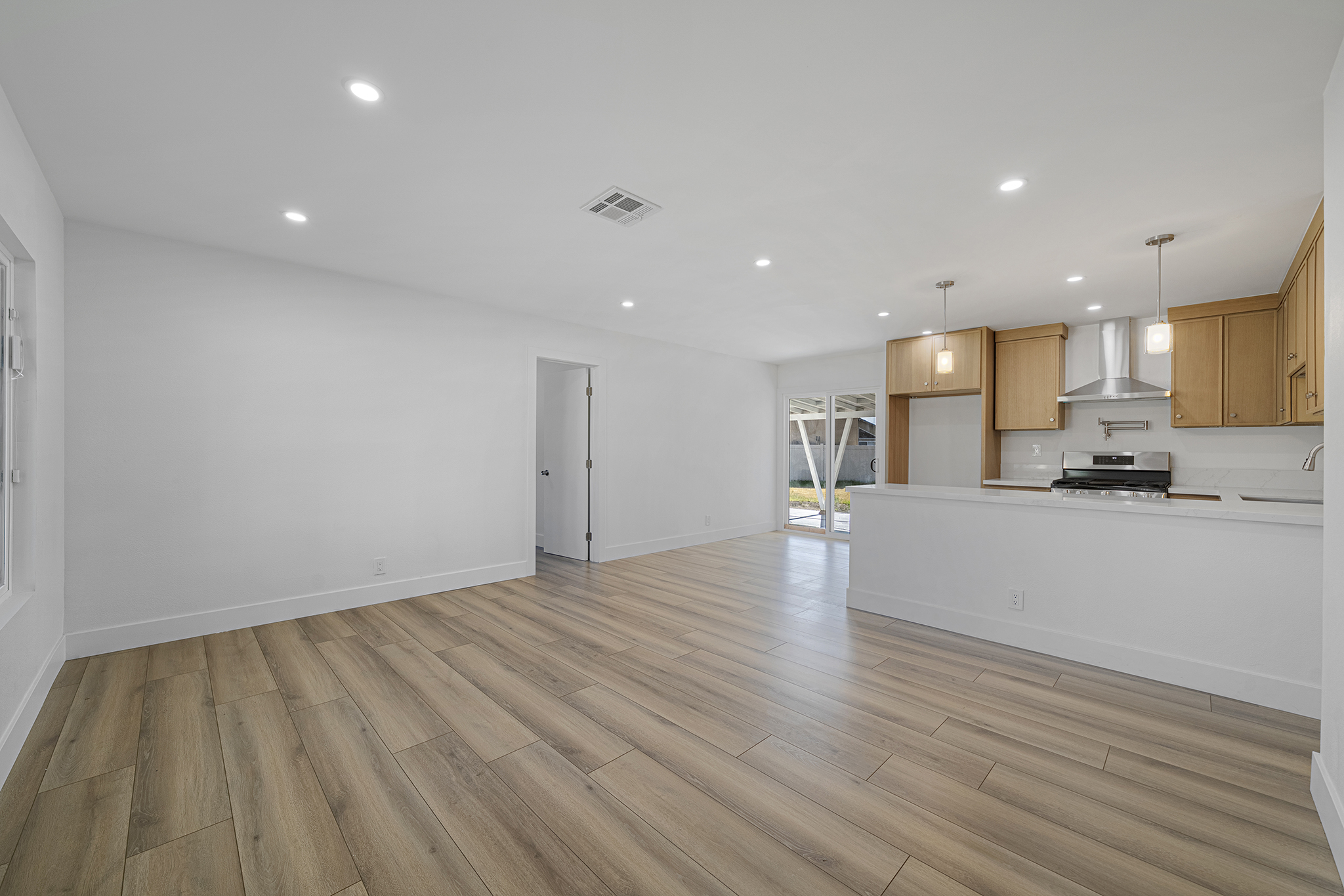 Riverside, California, 92503, United States, 3 Bedrooms Bedrooms, ,2 BathroomsBathrooms,Residential,For Sale,2015338