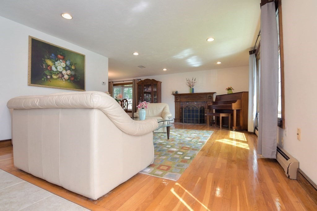 20 Fairview St, Quincy, Massachusetts, 02169, United States, 5 Bedrooms Bedrooms, ,4 BathroomsBathrooms,Residential,For Sale,20 Fairview St,1010542