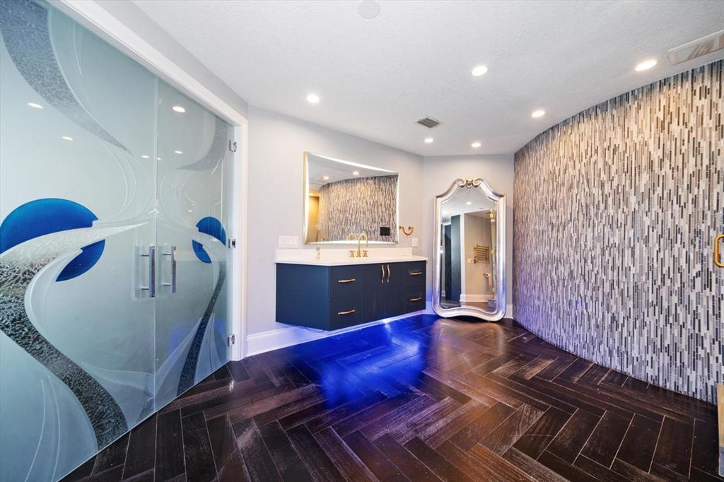 100 Beach Drive NE Unit 1900, St Petersburg, Florida, 33701, United States, 4 Bedrooms Bedrooms, ,6 BathroomsBathrooms,Residential,For Sale,100 Beach Drive NE Unit 1900,1618672