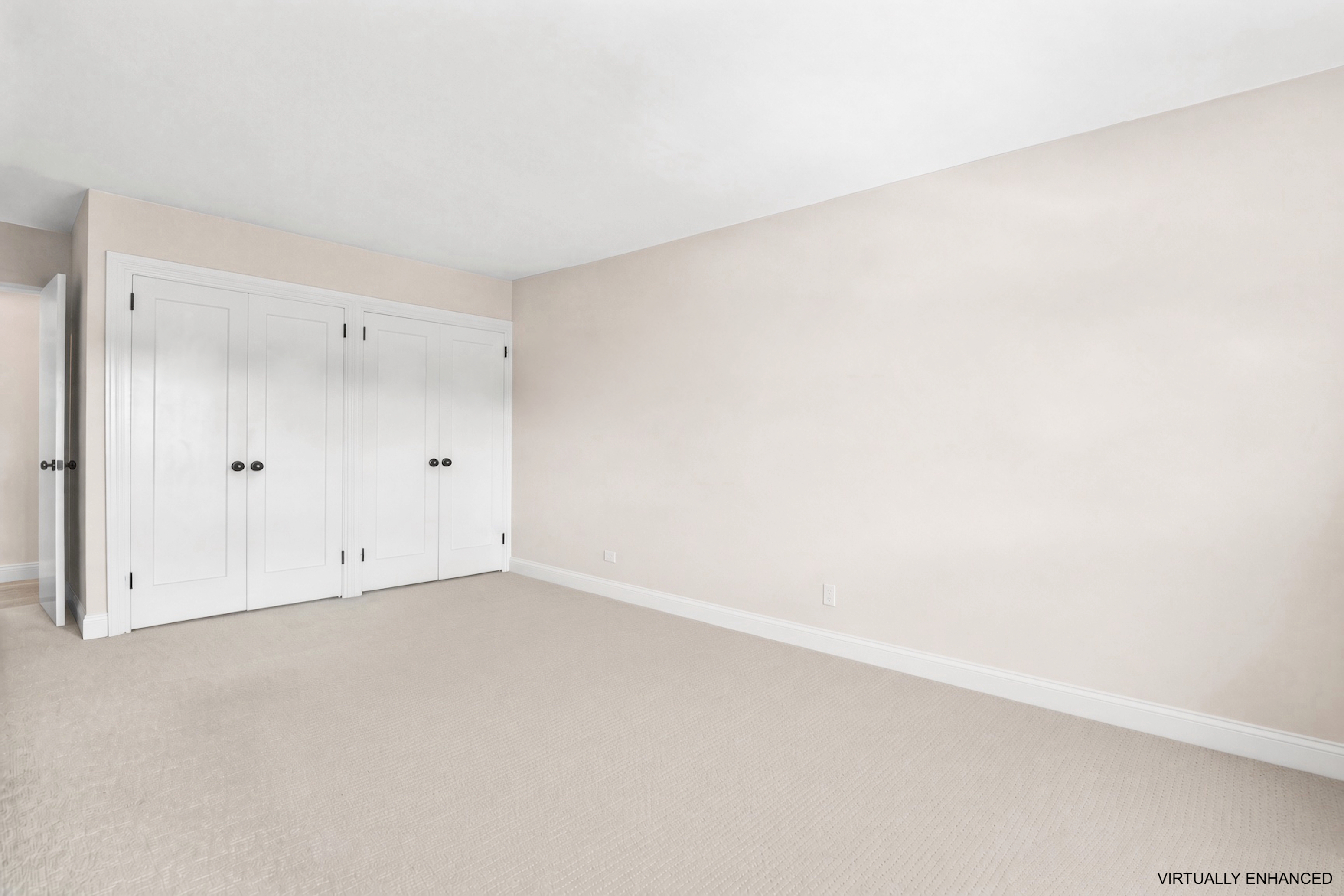  Oversized Larchmont Terrace Condo - 物件實景