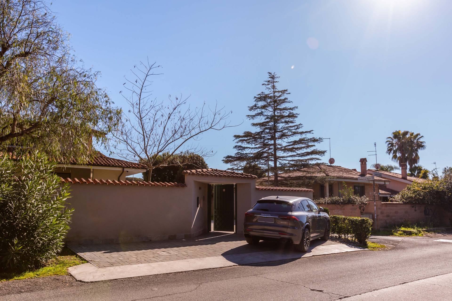 Roma, Roma, 00100, IT, 6 Bedrooms Bedrooms, ,5 BathroomsBathrooms,Residential,For Sale,1941968