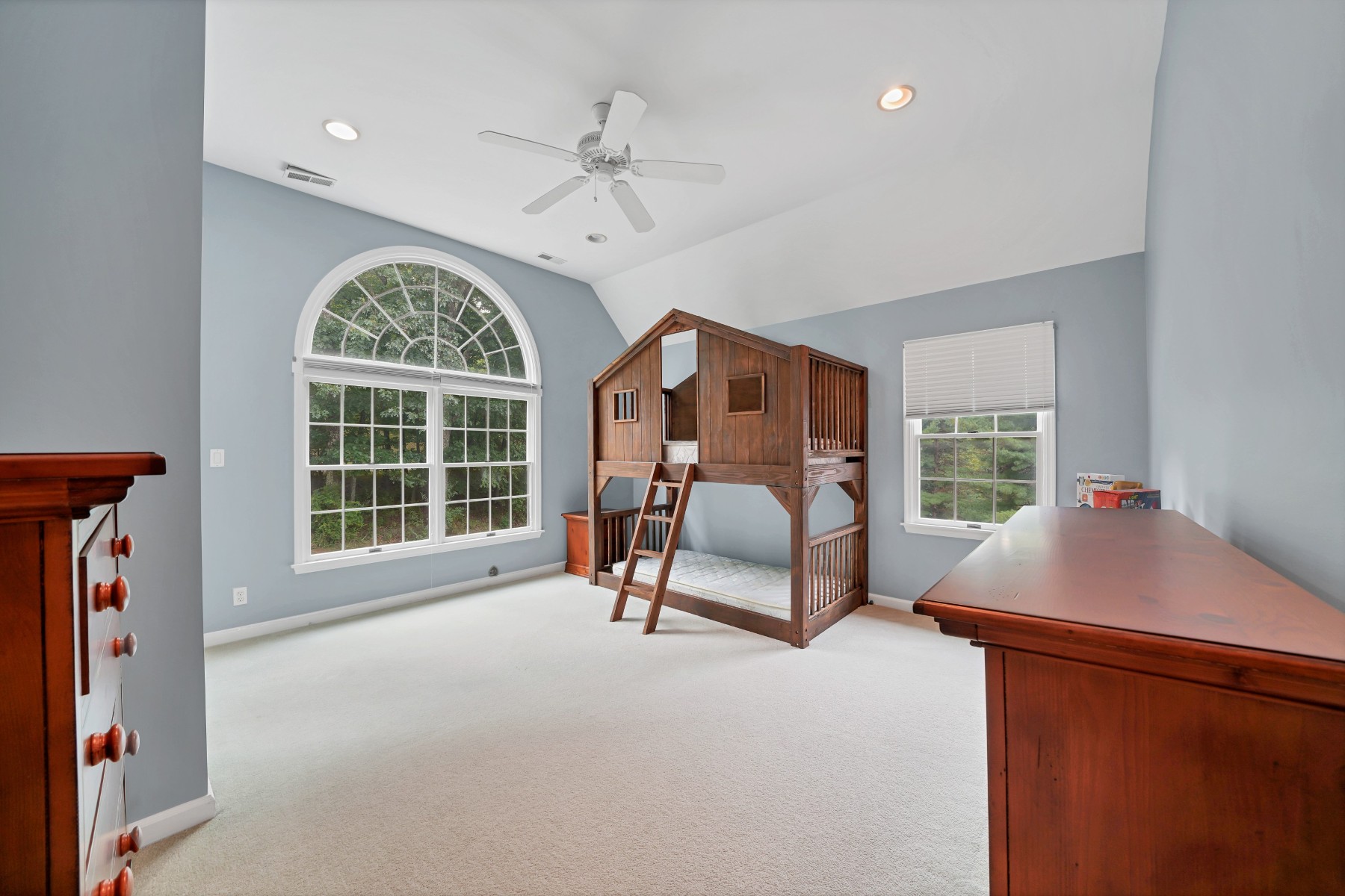  Custom Built Colonial Home with Mountain Views and Exceptional Outdoor Setting - 物件實景