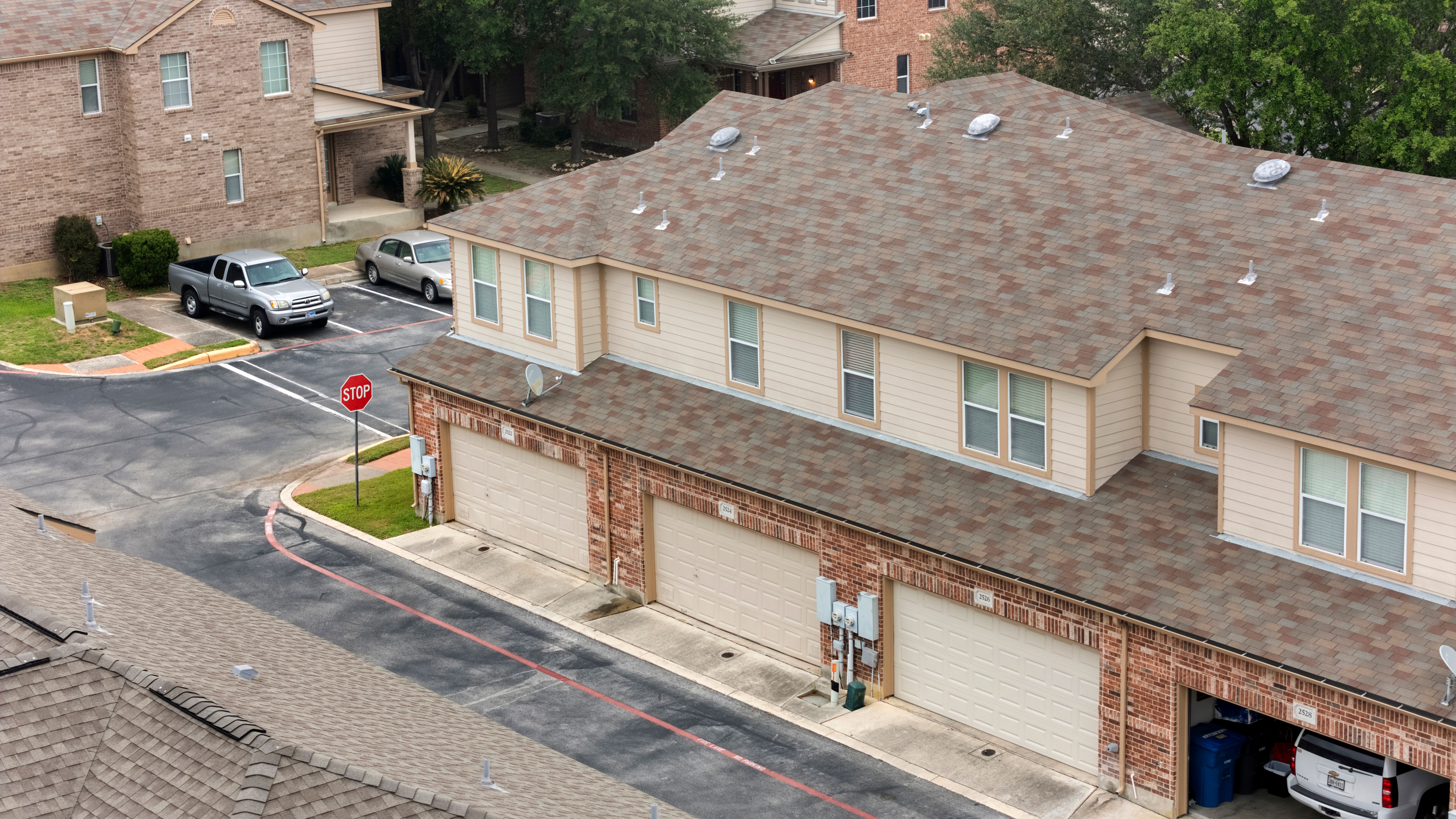  Spacious 3BR Townhome in Prime North San Antonio Location - 物件實景