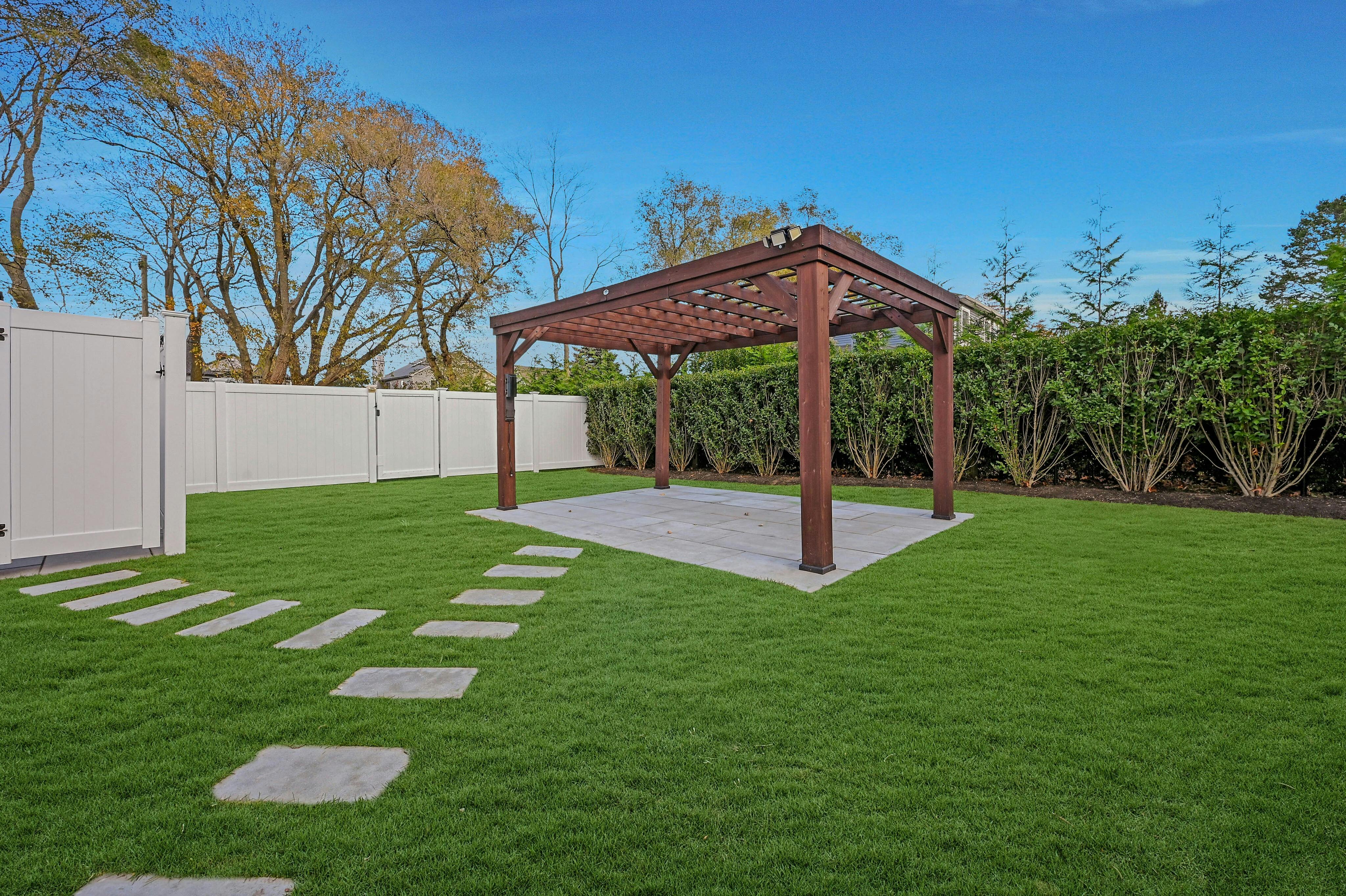 Greenport, New York, 11944, United States, 5 Bedrooms Bedrooms, ,4 BathroomsBathrooms,Residential,For Sale,1792351