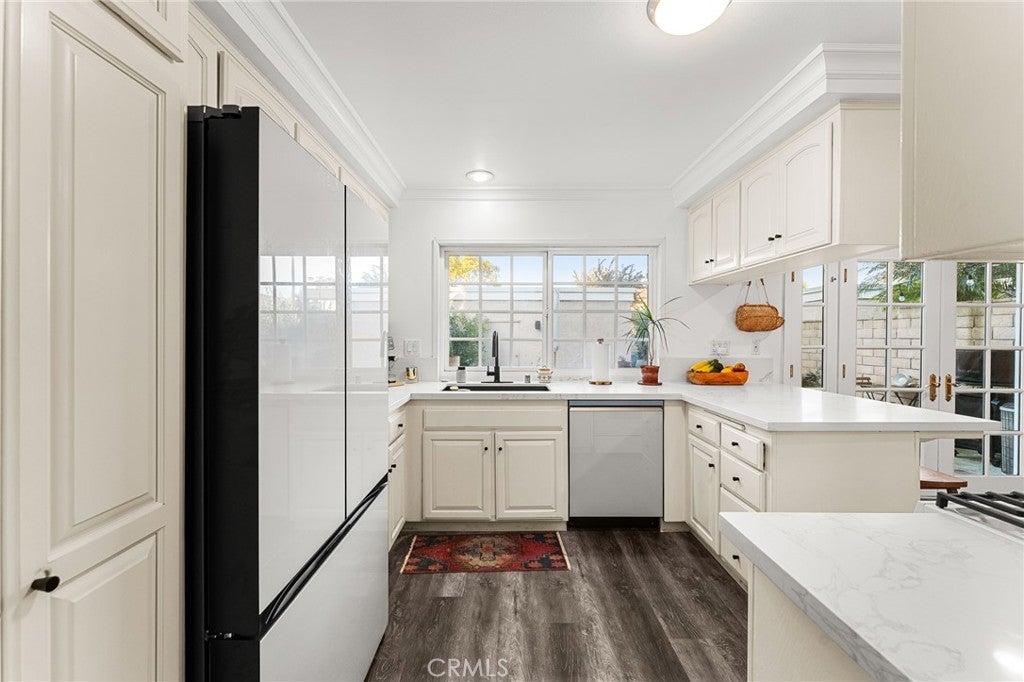 Westminster, California, 92683, United States, 2 Bedrooms Bedrooms, ,2 BathroomsBathrooms,Residential,For Sale,2005504