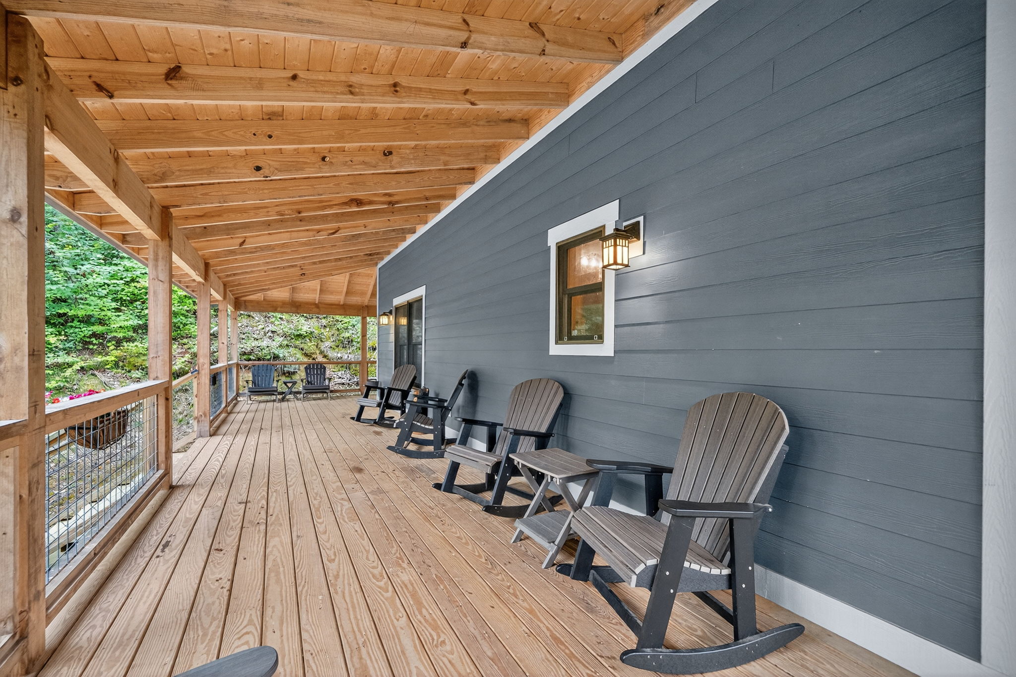 Sevierville, Tennessee, 37862, United States, 2 Bedrooms Bedrooms, ,3 BathroomsBathrooms,Residential,For Sale,2012512