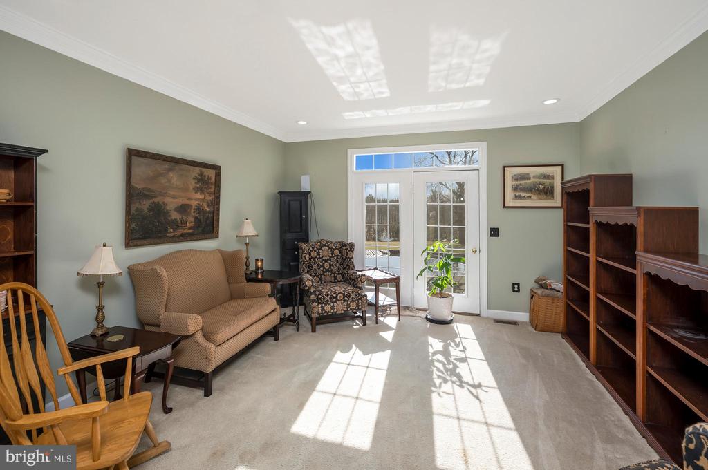 Sumerduck, Virginia, 22742, United States, 4 Bedrooms Bedrooms, ,5 BathroomsBathrooms,Residential,For Sale,2048793