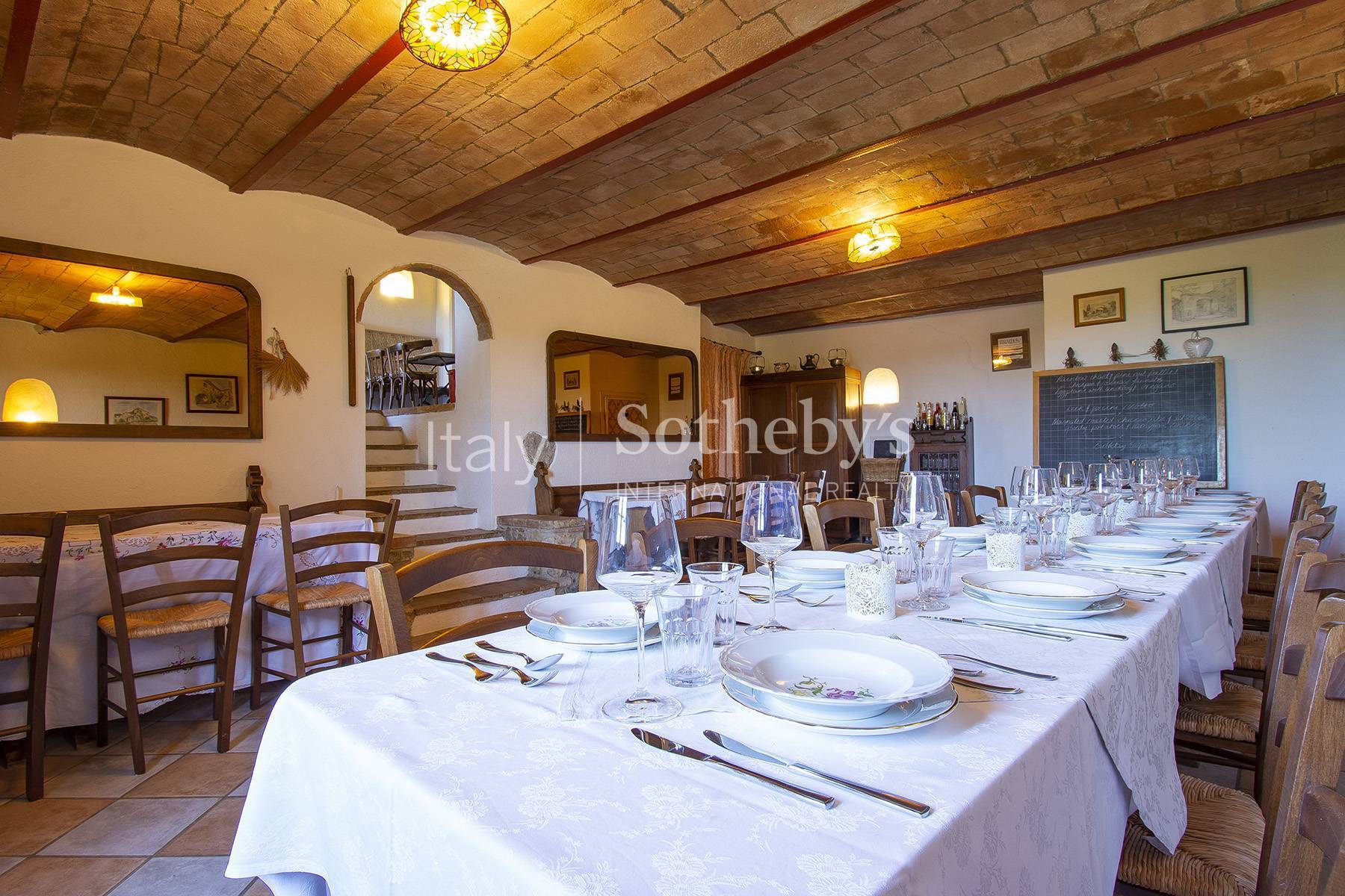  Panoramic agriturismo producing organic olive oil of Chianti - 物件實景