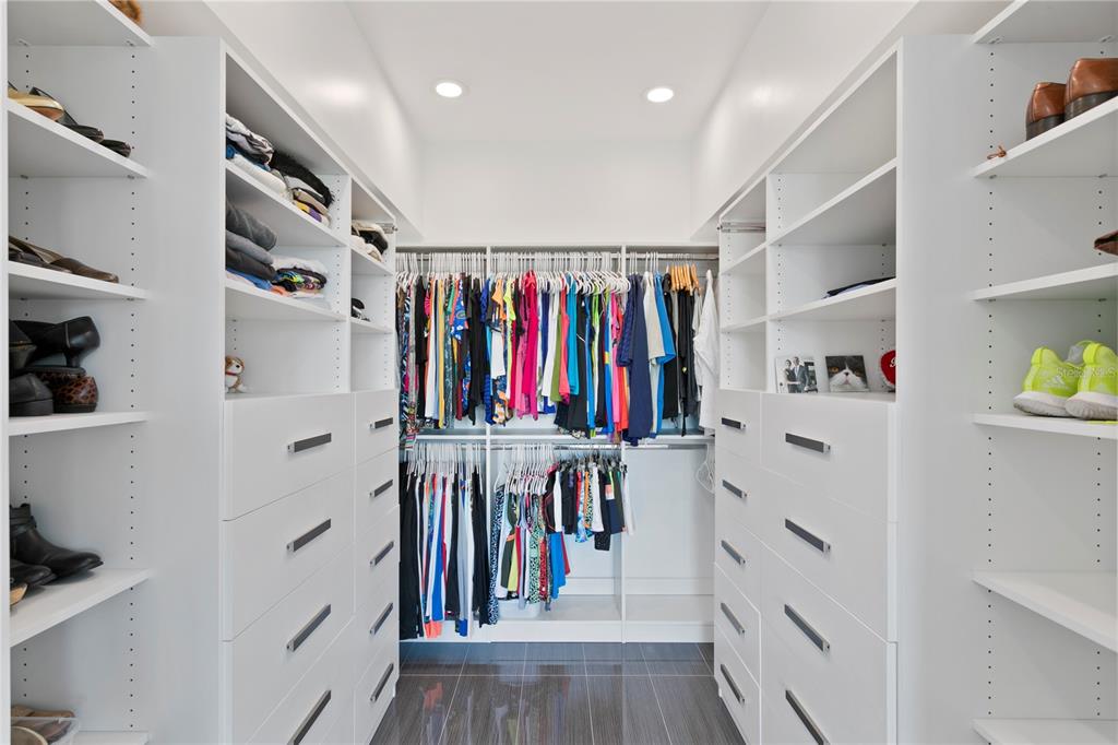 Tampa, Florida, 33606, United States, 4 Bedrooms Bedrooms, ,3 BathroomsBathrooms,Residential,For Sale,1998120