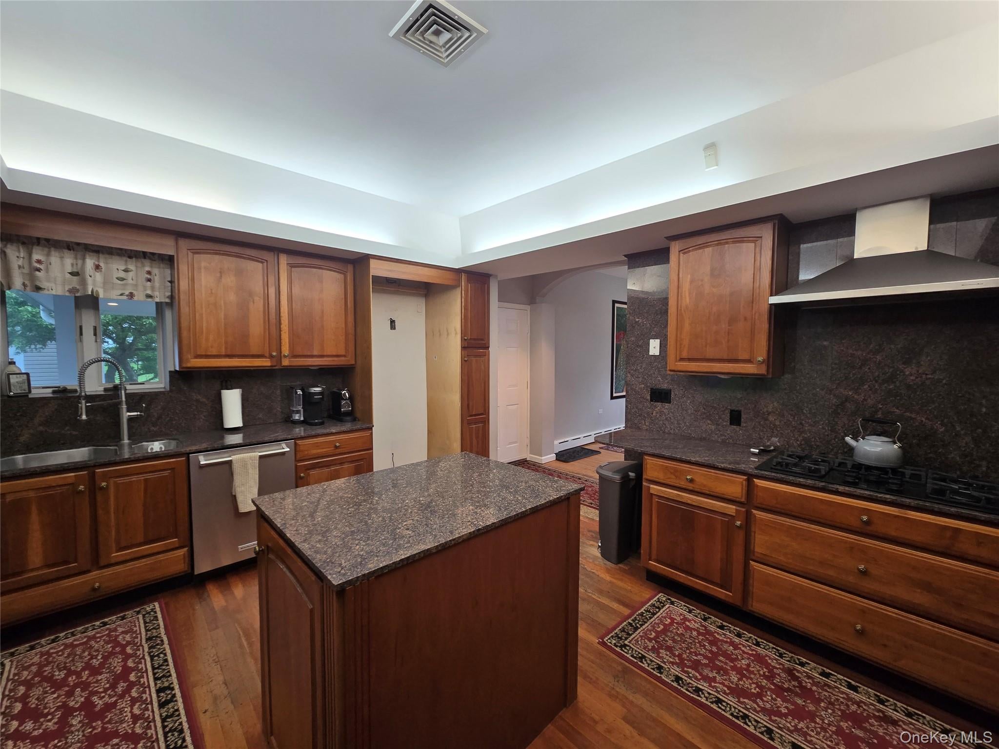 Washingtonville, New York, 10992, United States, 4 Bedrooms Bedrooms, ,4 BathroomsBathrooms,Residential,For Sale,2017576