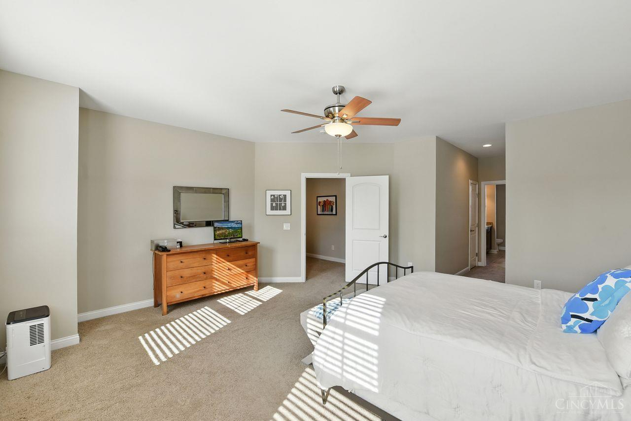 Cincinnati, Ohio, 45209, United States, 2 Bedrooms Bedrooms, ,4 BathroomsBathrooms,Residential,For Sale,1940241