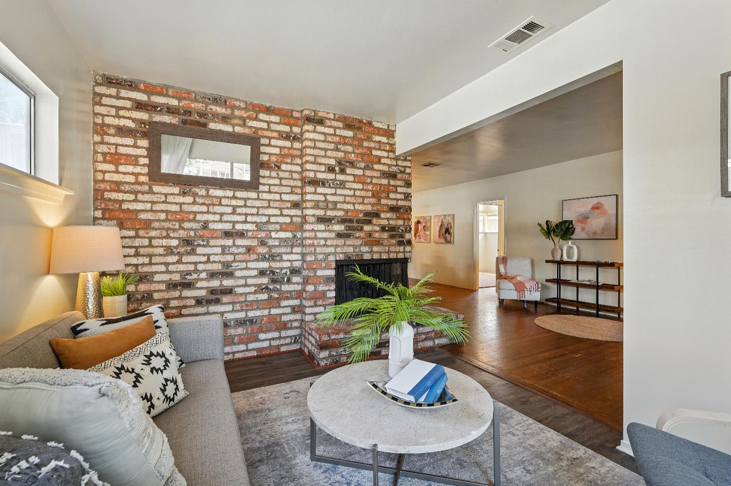 Sacramento, California, 95820, United States, 3 Bedrooms Bedrooms, ,2 BathroomsBathrooms,Residential,For Sale,1940182