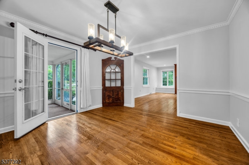 Chatham Twp., New Jersey, 07928, United States, 4 Bedrooms Bedrooms, ,3 BathroomsBathrooms,Residential,For Sale,1926166