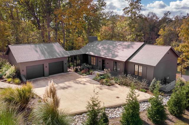 Florence, Alabama, 35630, United States, 4 Bedrooms Bedrooms, ,4 BathroomsBathrooms,Residential,For Sale,1988218