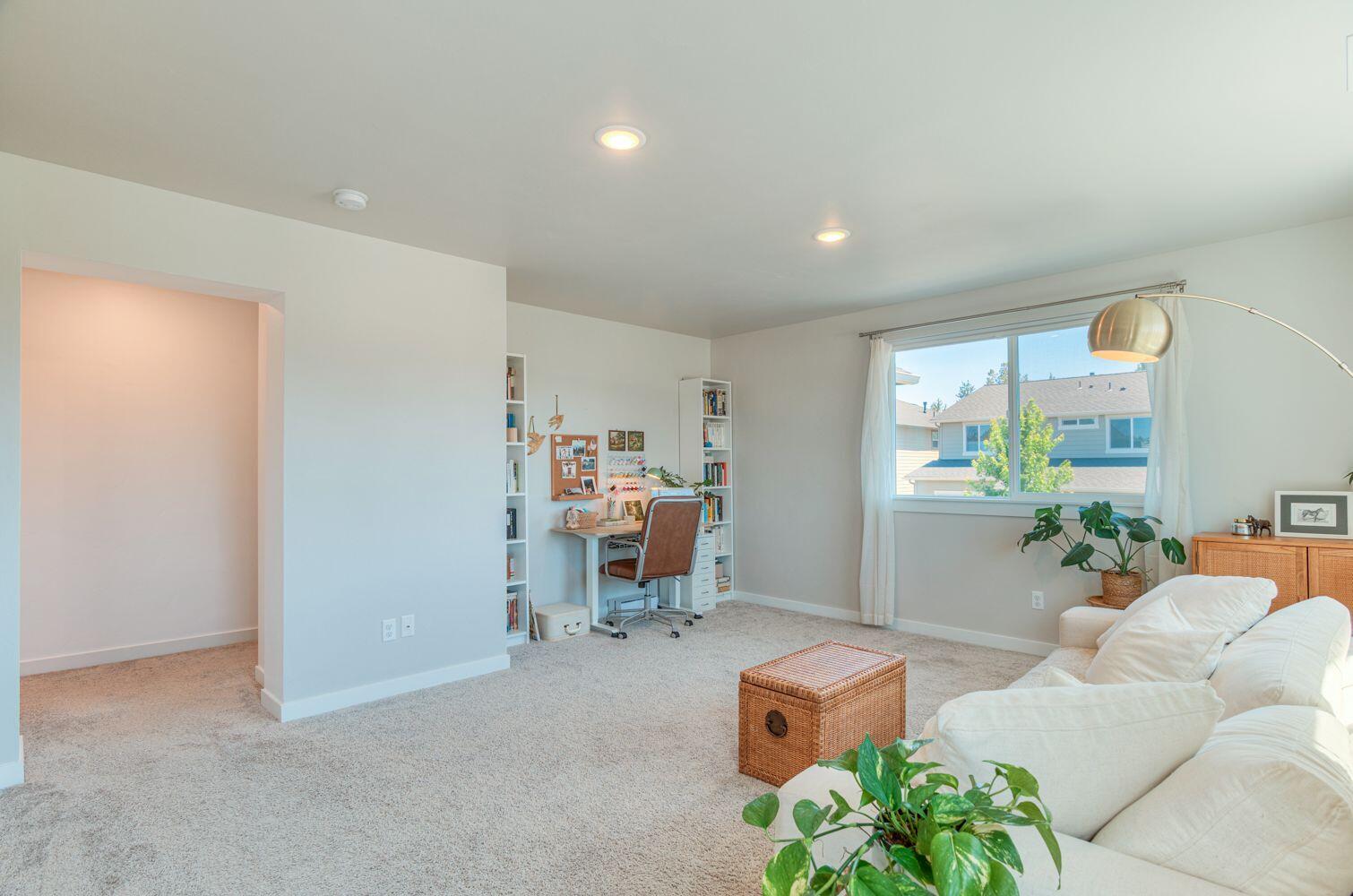 Bend, Oregon, 97702, United States, 3 Bedrooms Bedrooms, ,3 BathroomsBathrooms,Residential,For Sale,1977775