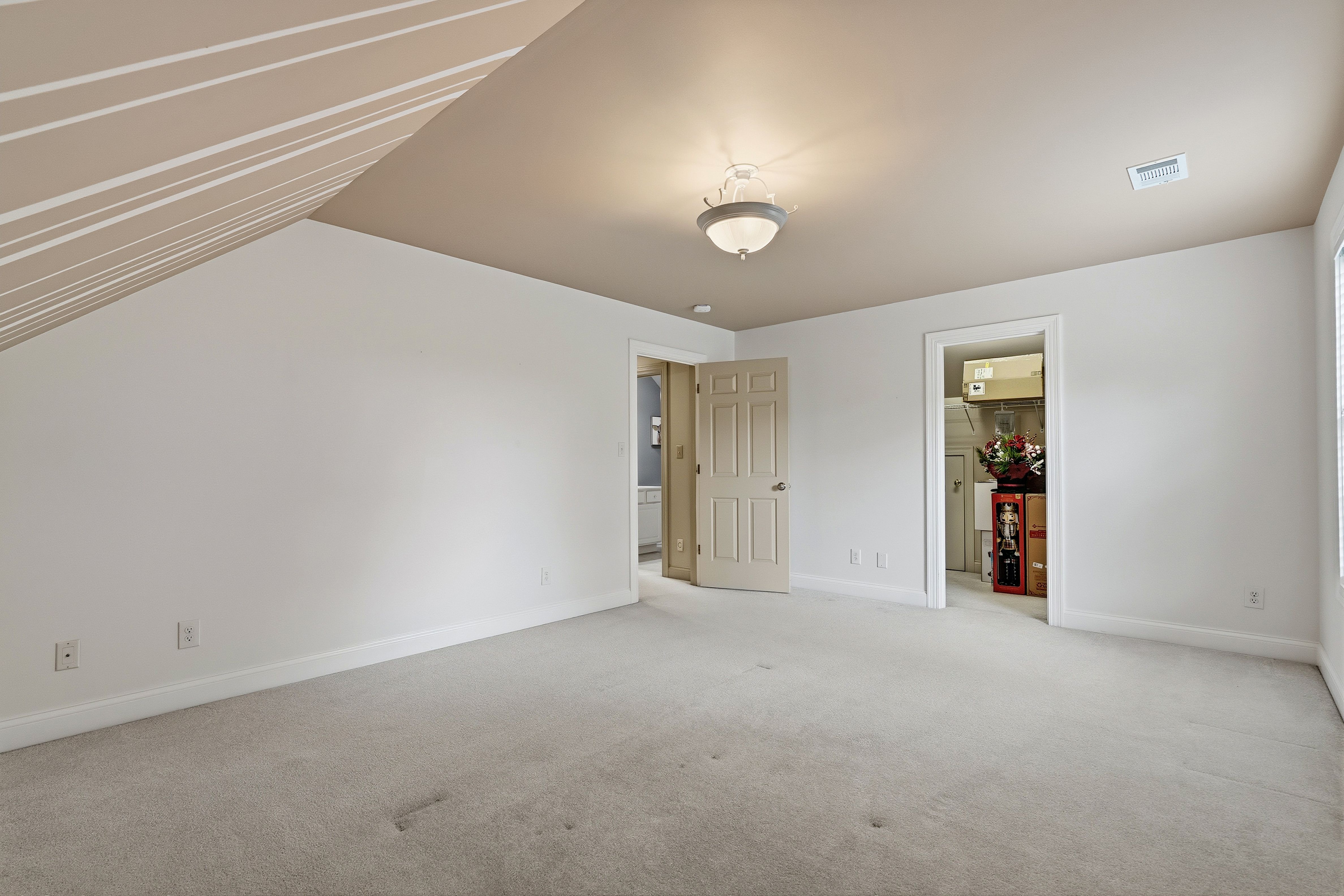  4713 Lyons View Pike, Knoxville, TN 37919 - 物件實景