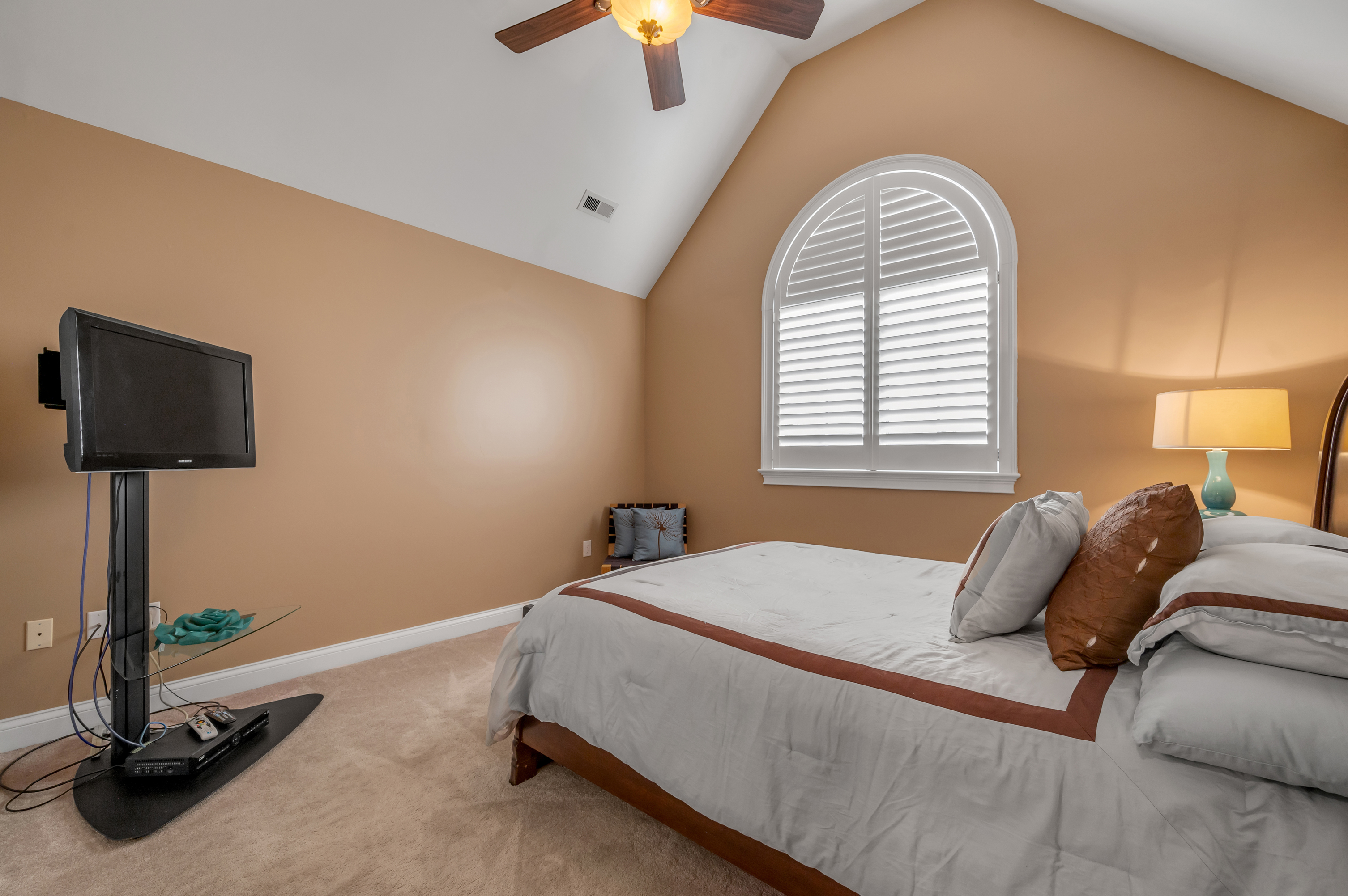  315 Whispering Brook Drive - 物件實景