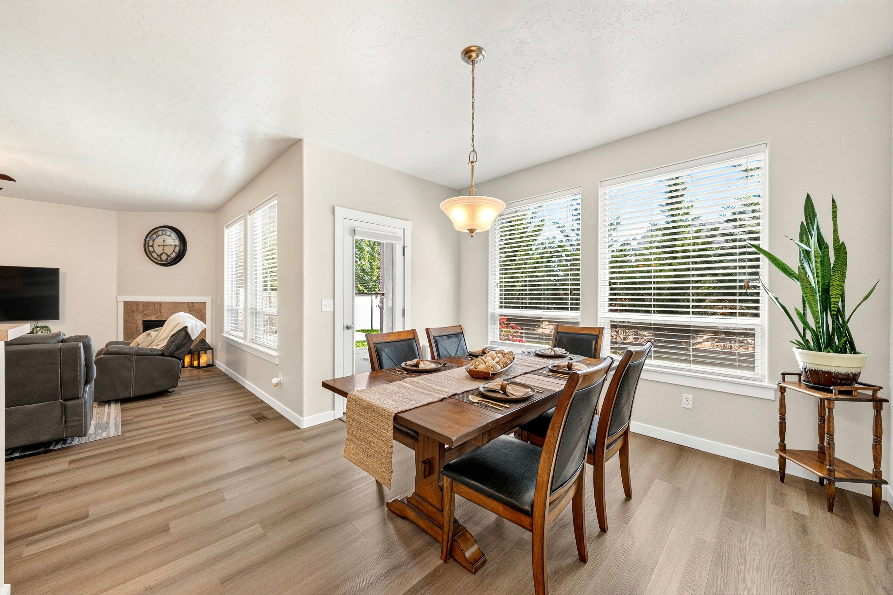  Private, Spacious and Exceptionally Located - 物件實景