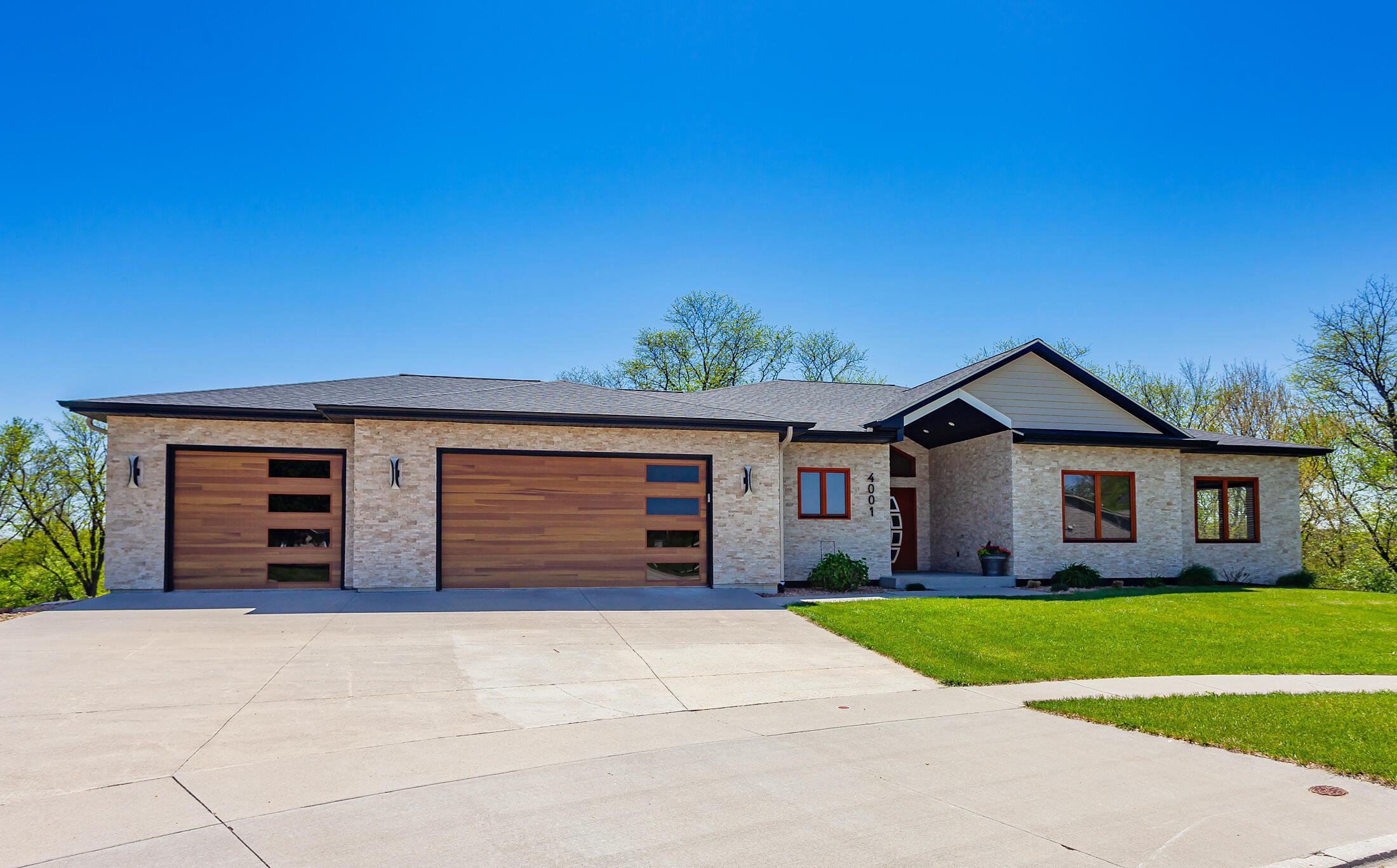 Ames, Iowa, 50014, United States, 4 Bedrooms Bedrooms, ,5 BathroomsBathrooms,Residential,For Sale,1801631