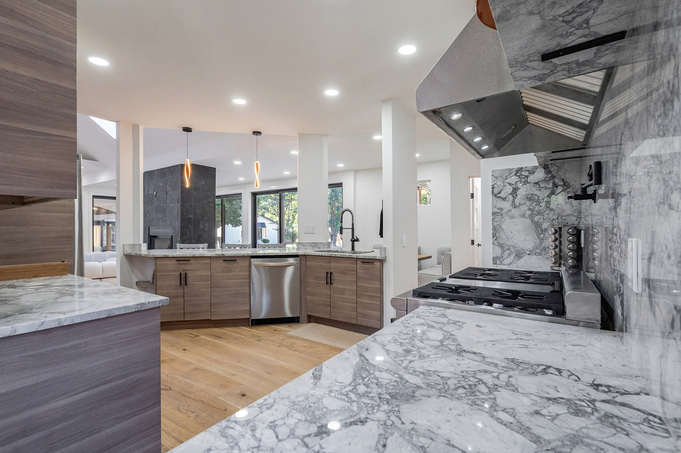  Fully Renovated Estate Blends Luxury, Flexibility & Resort-Style Living - 物件實景