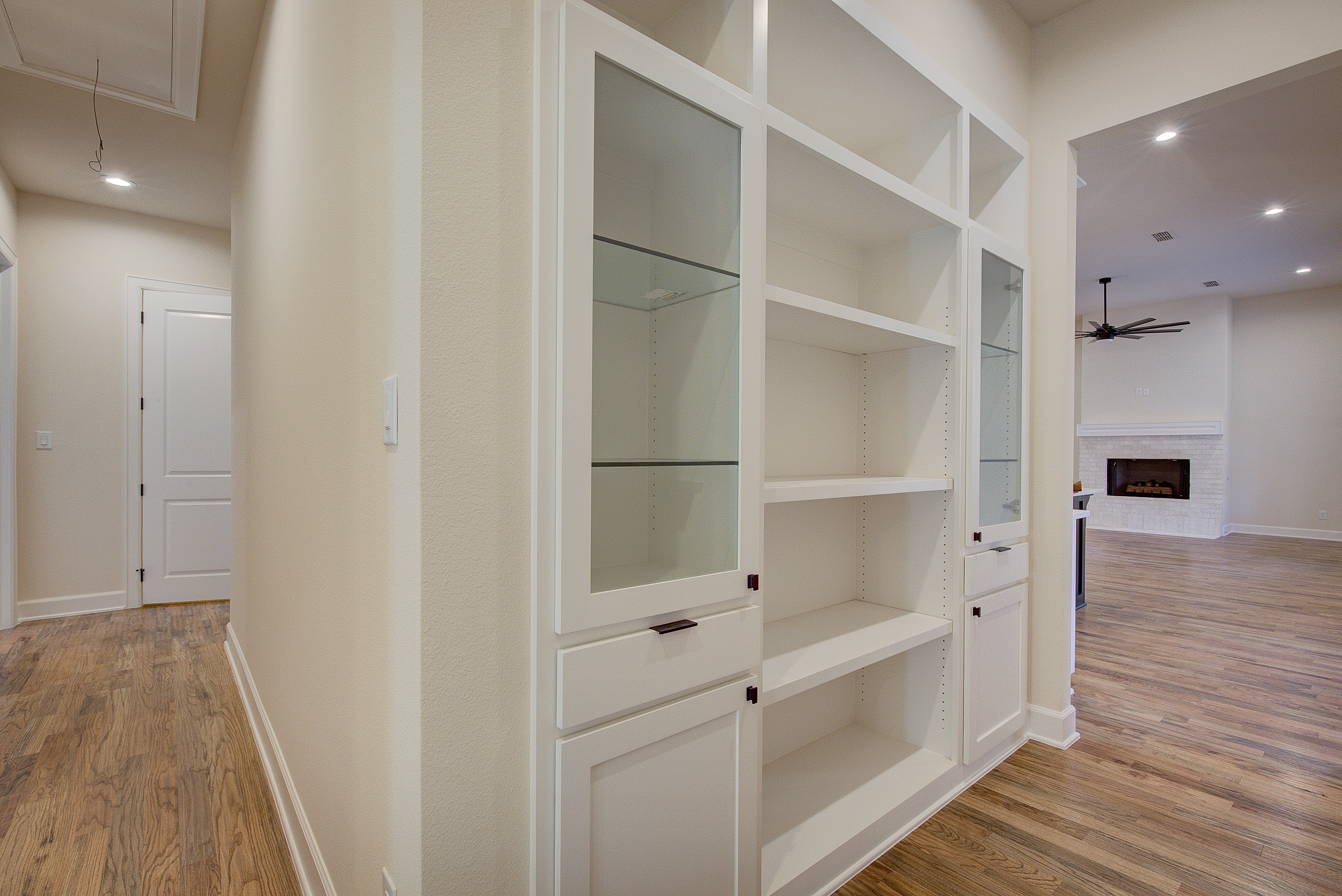 Mineola, Texas, 75773, United States, 4 Bedrooms Bedrooms, ,4 BathroomsBathrooms,Residential,For Sale,1981031