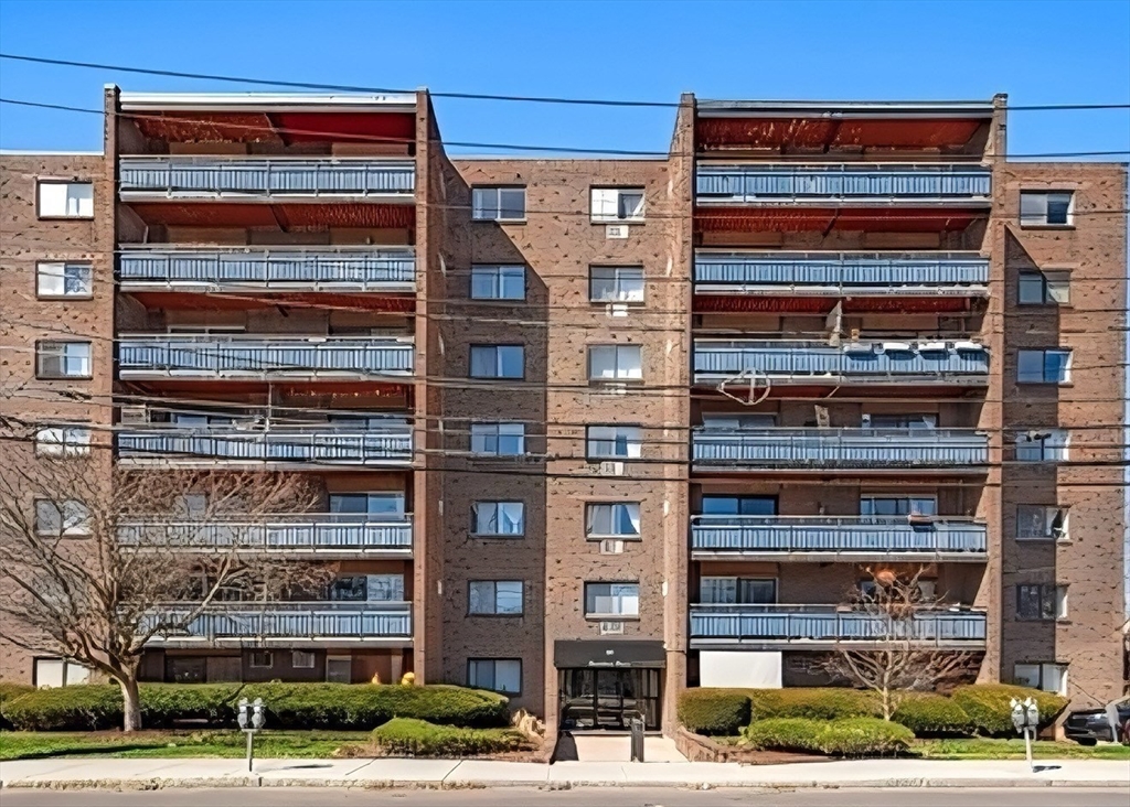 Watertown, Massachusetts, 02472, United States, 2 Bedrooms Bedrooms, ,1 BathroomBathrooms,Residential,For Sale,1951365