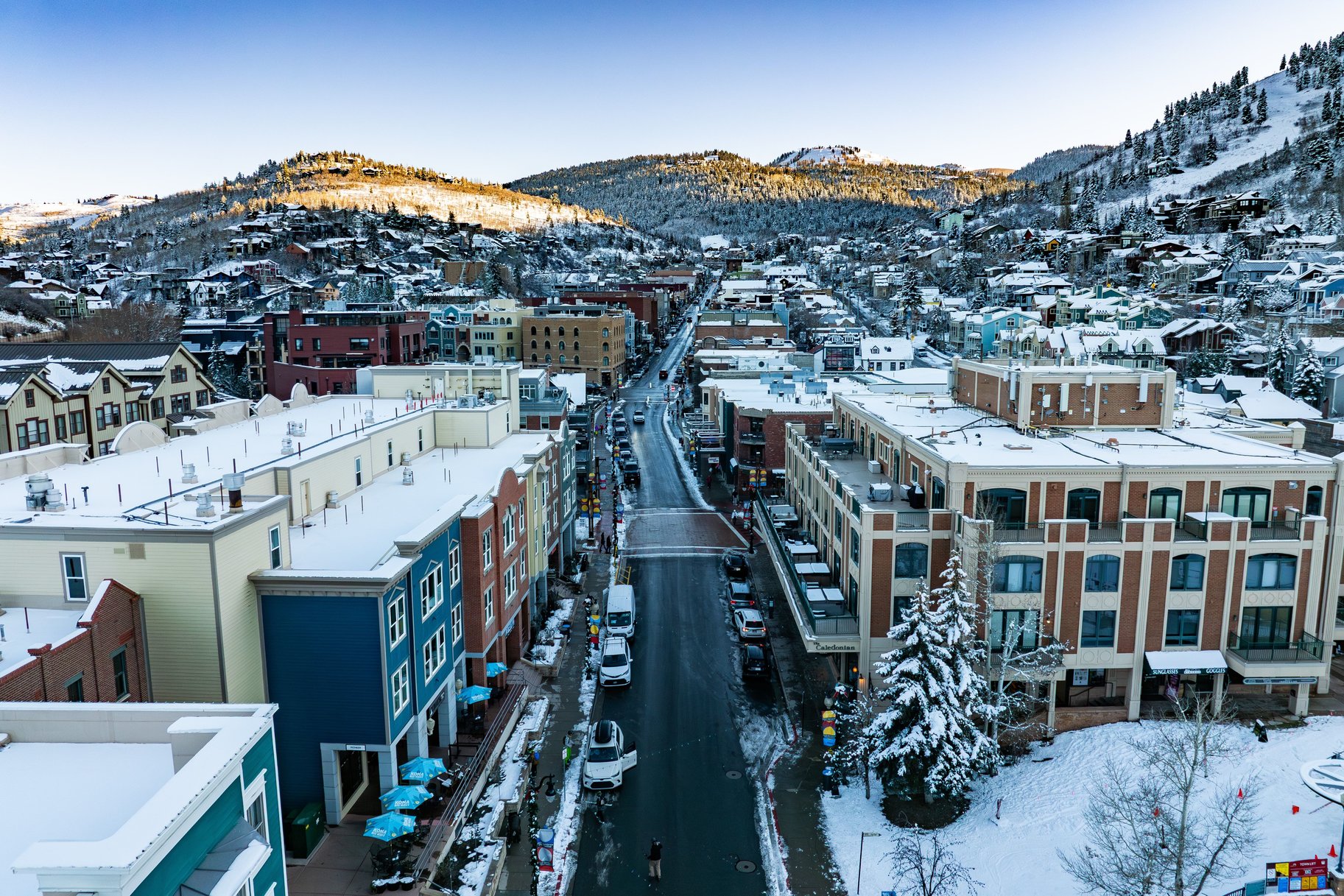  Fully Reimagined Ski-In/Ski-Out Condo — Smart Home Features - 物件實景