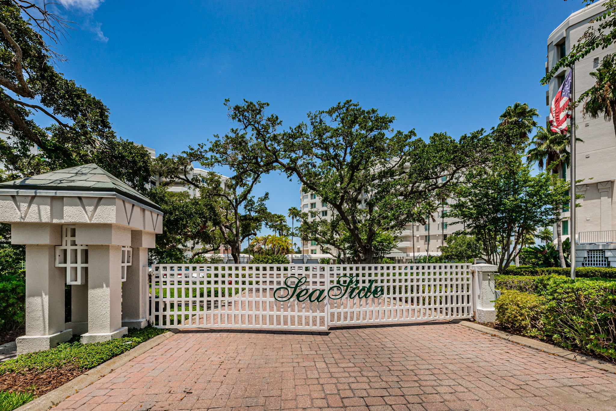 Belleair, Florida, 33756, United States, 2 Bedrooms Bedrooms, ,3 BathroomsBathrooms,Residential,For Sale,1979056