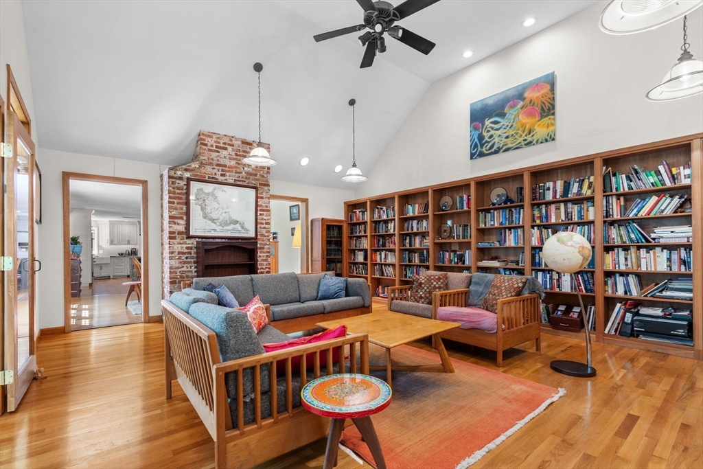 Princeton, Massachusetts, 01541, United States, 4 Bedrooms Bedrooms, ,4 BathroomsBathrooms,Residential,For Sale,2005212