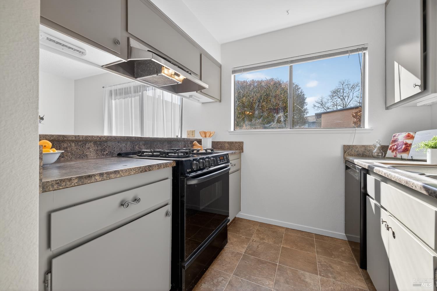 Sonoma, California, 95476, United States, 2 Bedrooms Bedrooms, ,2 BathroomsBathrooms,Residential,For Sale,2015978
