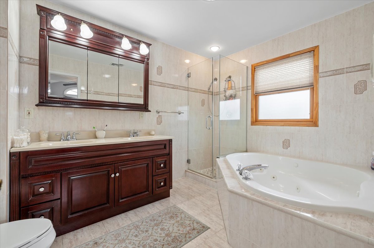 Bethpage, New York, 11714, United States, 4 Bedrooms Bedrooms, ,3 BathroomsBathrooms,Residential,For Sale,1905713