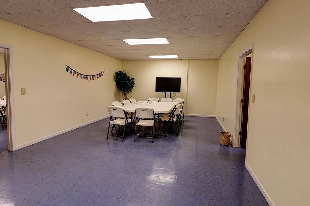 Headland, Alabama, 36345, United States, 5 Bedrooms Bedrooms, ,2 BathroomsBathrooms,Residential,For Sale,1991013