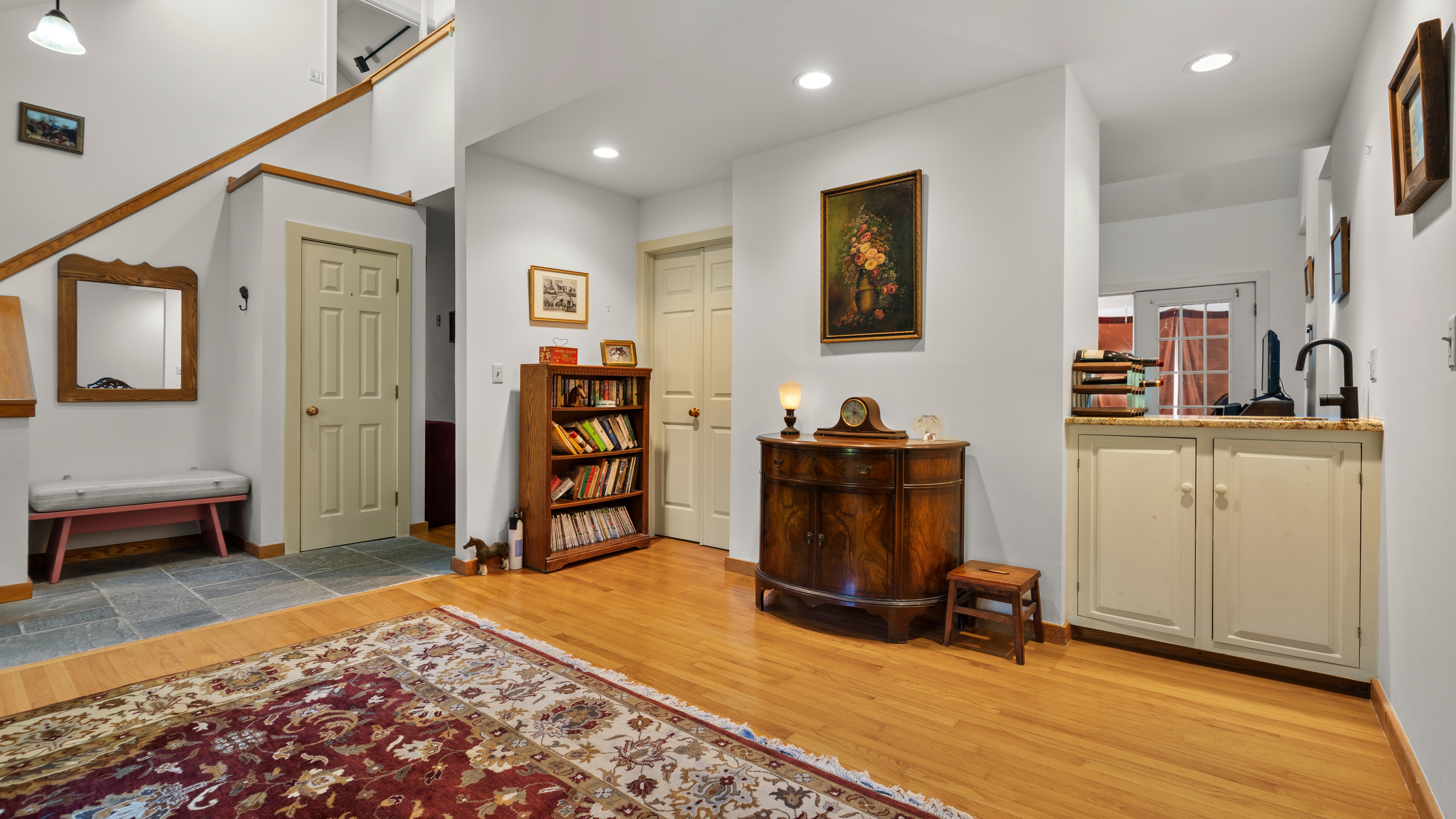  Stunning 2.4-Acre Retreat in Cornwall Estates: Updated & Move-In Ready - 物件實景