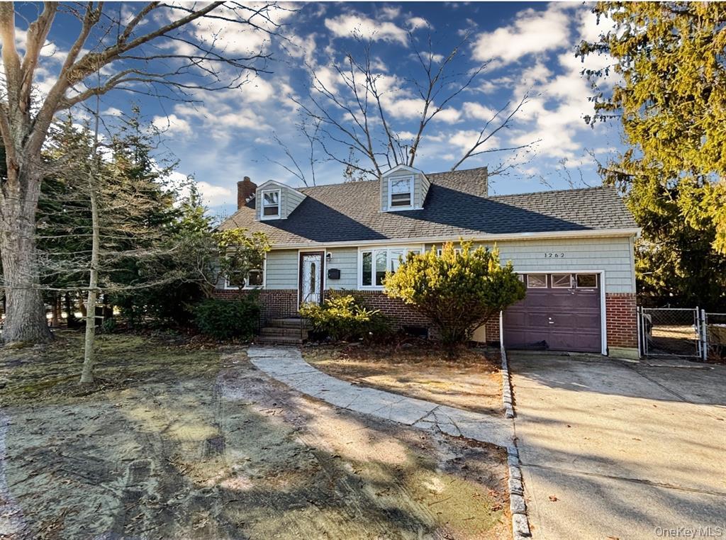 Bay Shore, New York, 11706, United States, 4 Bedrooms Bedrooms, ,1 BathroomBathrooms,Residential,For Sale,2011302