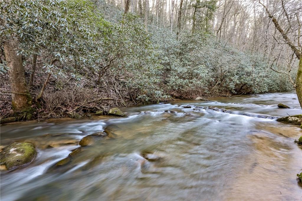 Ellijay, Georgia, 30540, United States, 3 Bedrooms Bedrooms, ,3 BathroomsBathrooms,Residential,For Sale,1923913