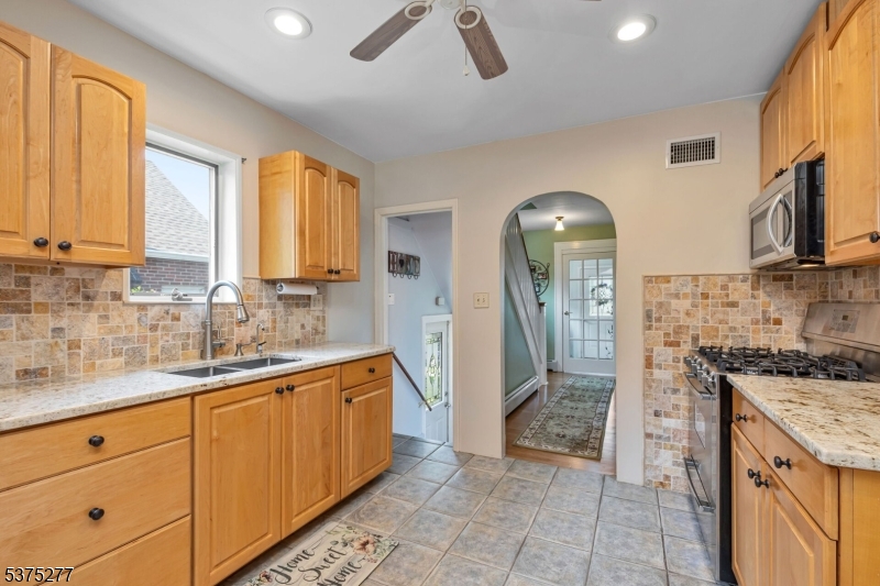 Garwood Boro, New Jersey, 07027, United States, 3 Bedrooms Bedrooms, ,2 BathroomsBathrooms,Residential,For Sale,1908282