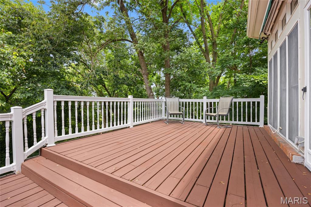 Chesterfield, Missouri, 63017, United States, 3 Bedrooms Bedrooms, ,4 BathroomsBathrooms,Residential,For Sale,1890003