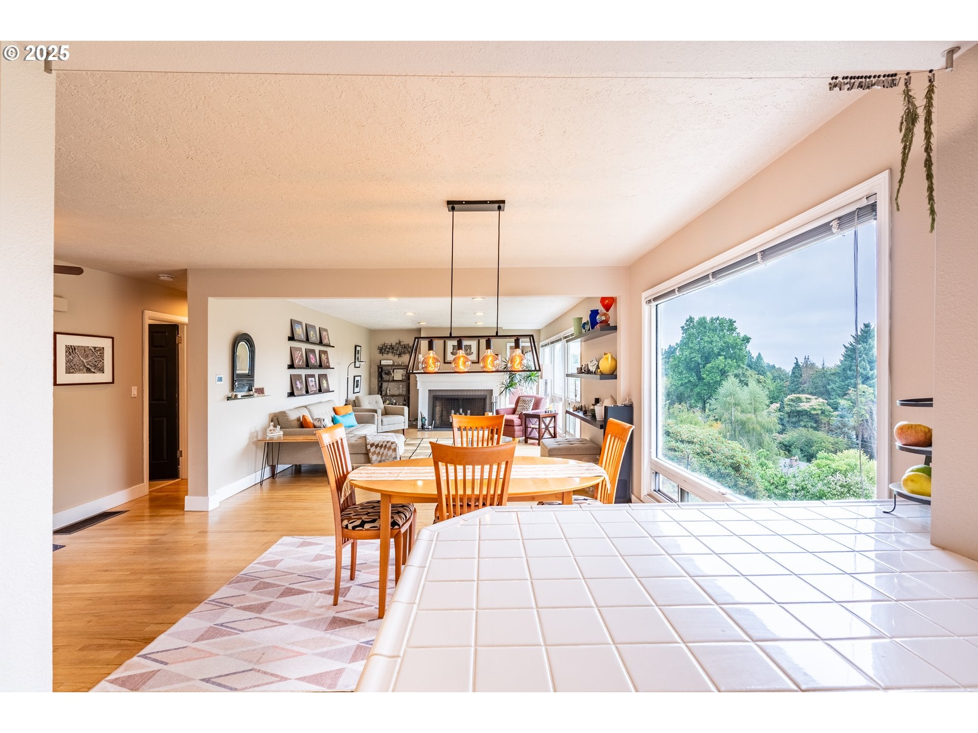 Portland, Oregon, 97219, United States, 4 Bedrooms Bedrooms, ,3 BathroomsBathrooms,Residential,For Sale,1985730