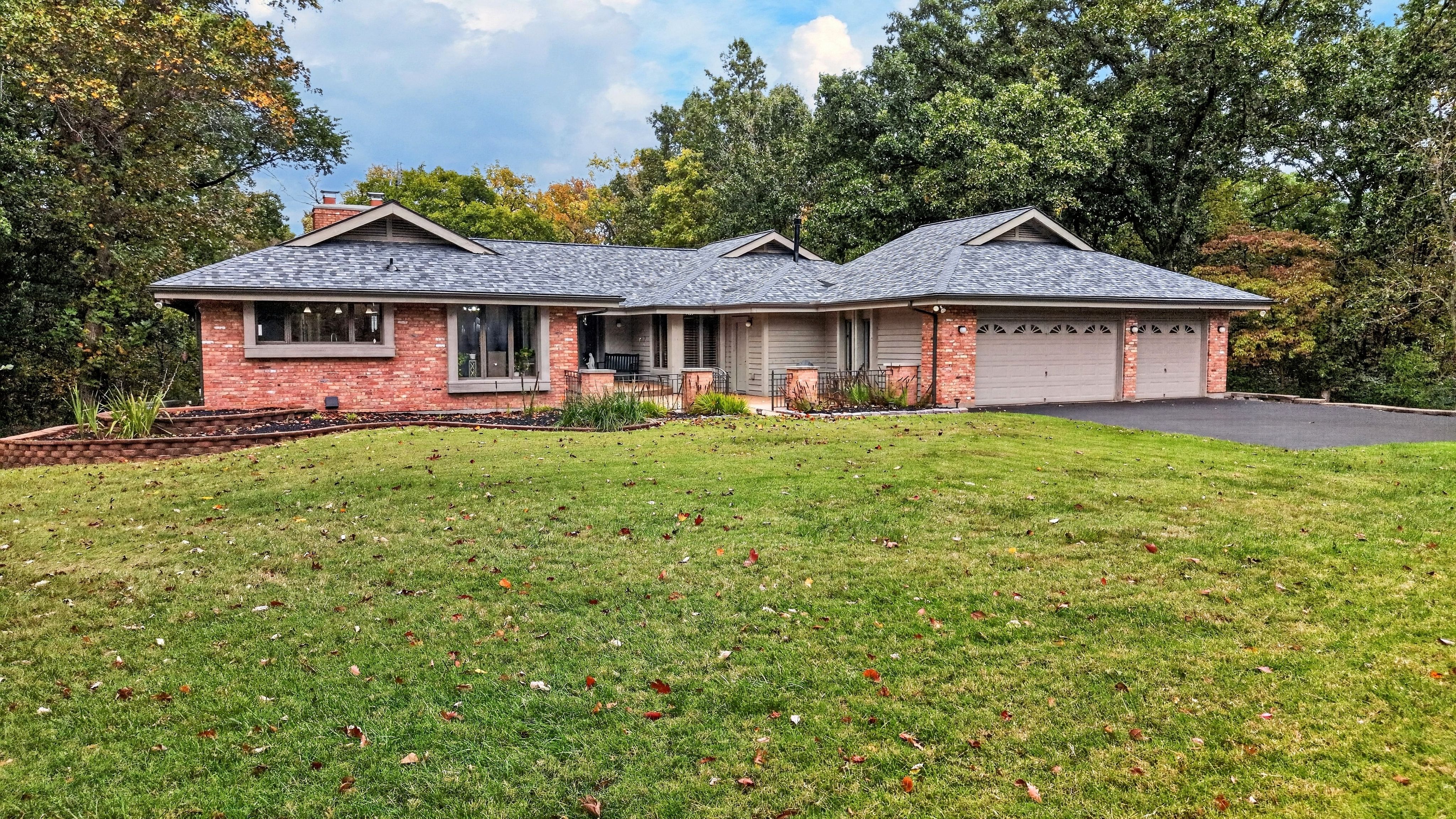 56 Chesterfield Lakes Road