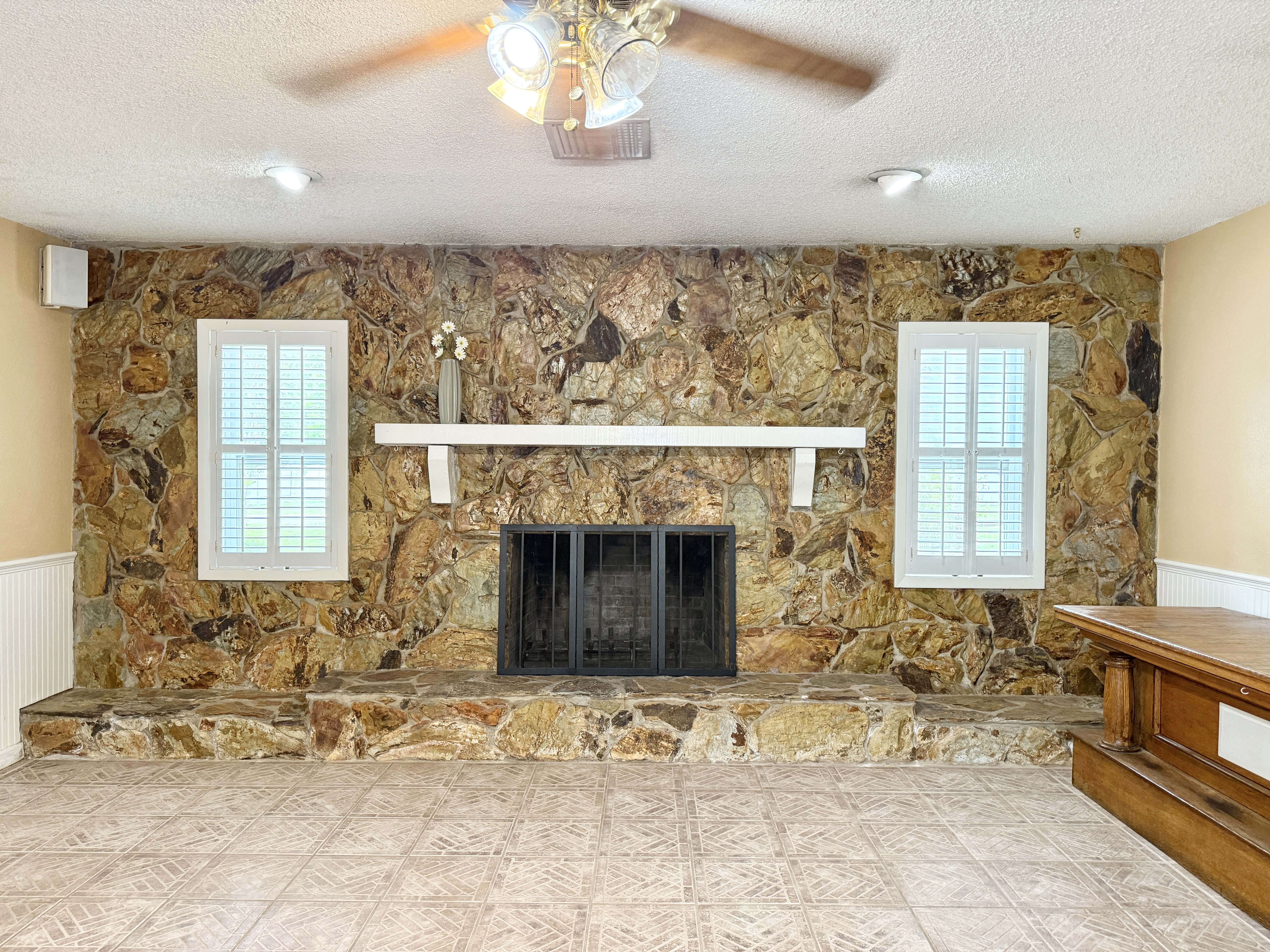 Tampa, Florida, 33618, United States, 3 Bedrooms Bedrooms, ,2 BathroomsBathrooms,Residential,For Sale,1931261