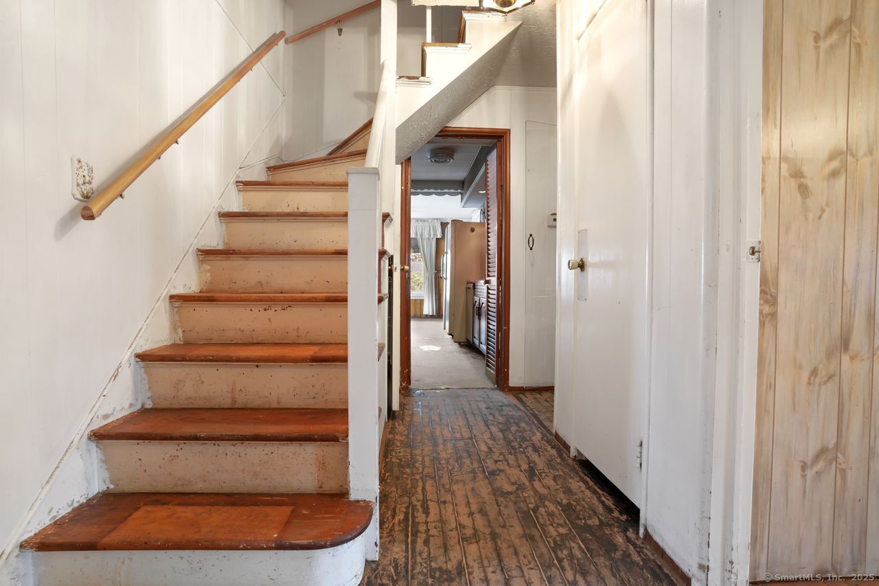 Stratford, Connecticut, 06615, United States, 3 Bedrooms Bedrooms, ,1 BathroomBathrooms,Residential,For Sale,1965569